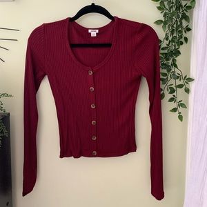 Fitted long sleeve maroon Garage shirt